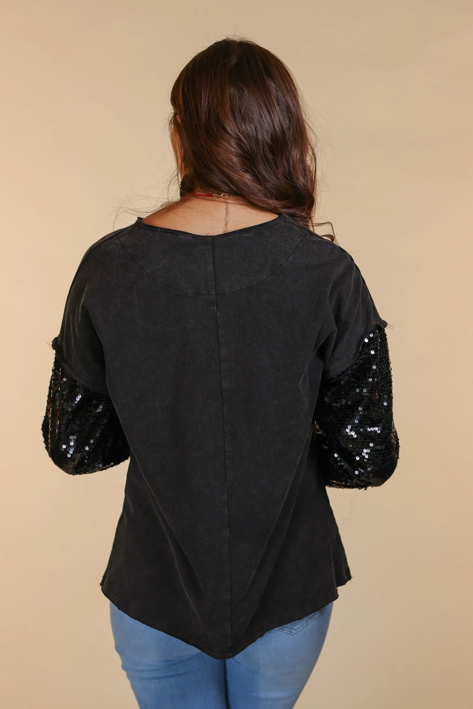 Feel the Glow in Black